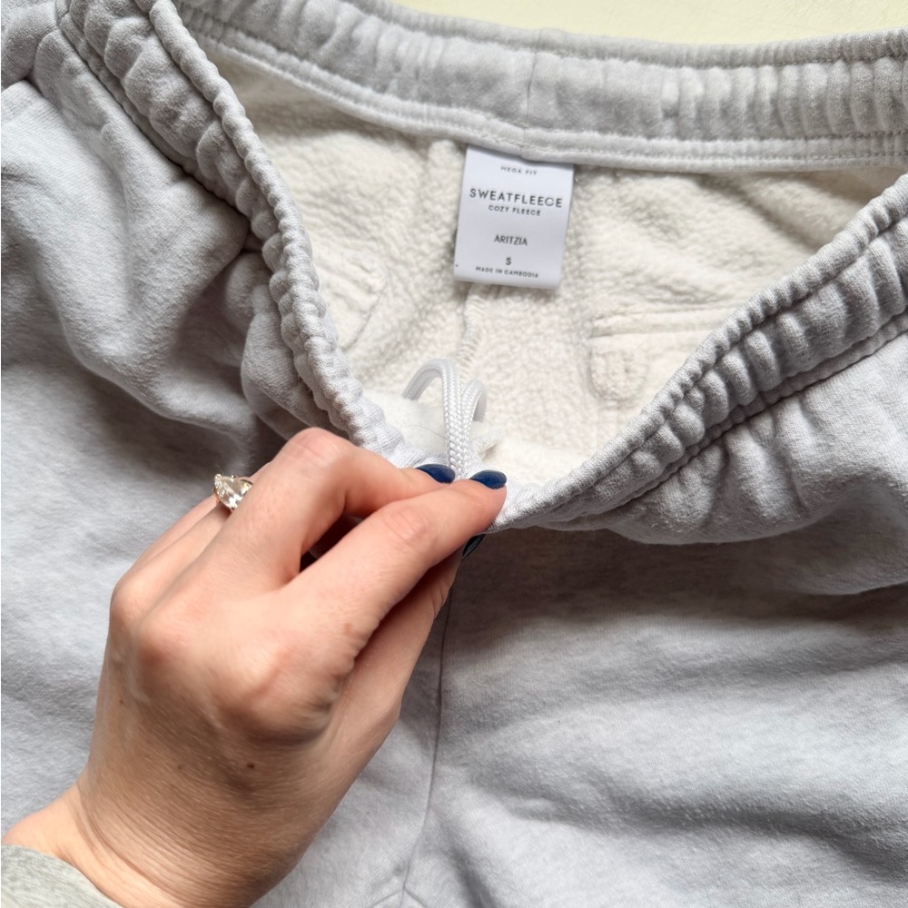 Aritzia Light Gray Sweatpants